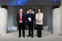 David López Álvarez receives the SCIE and Fundación BBVA Research Award 2024