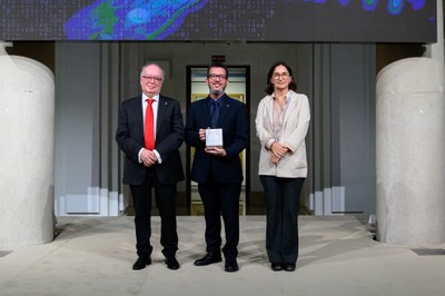 David López Álvarez receives the SCIE and Fundación BBVA Research Award 2024